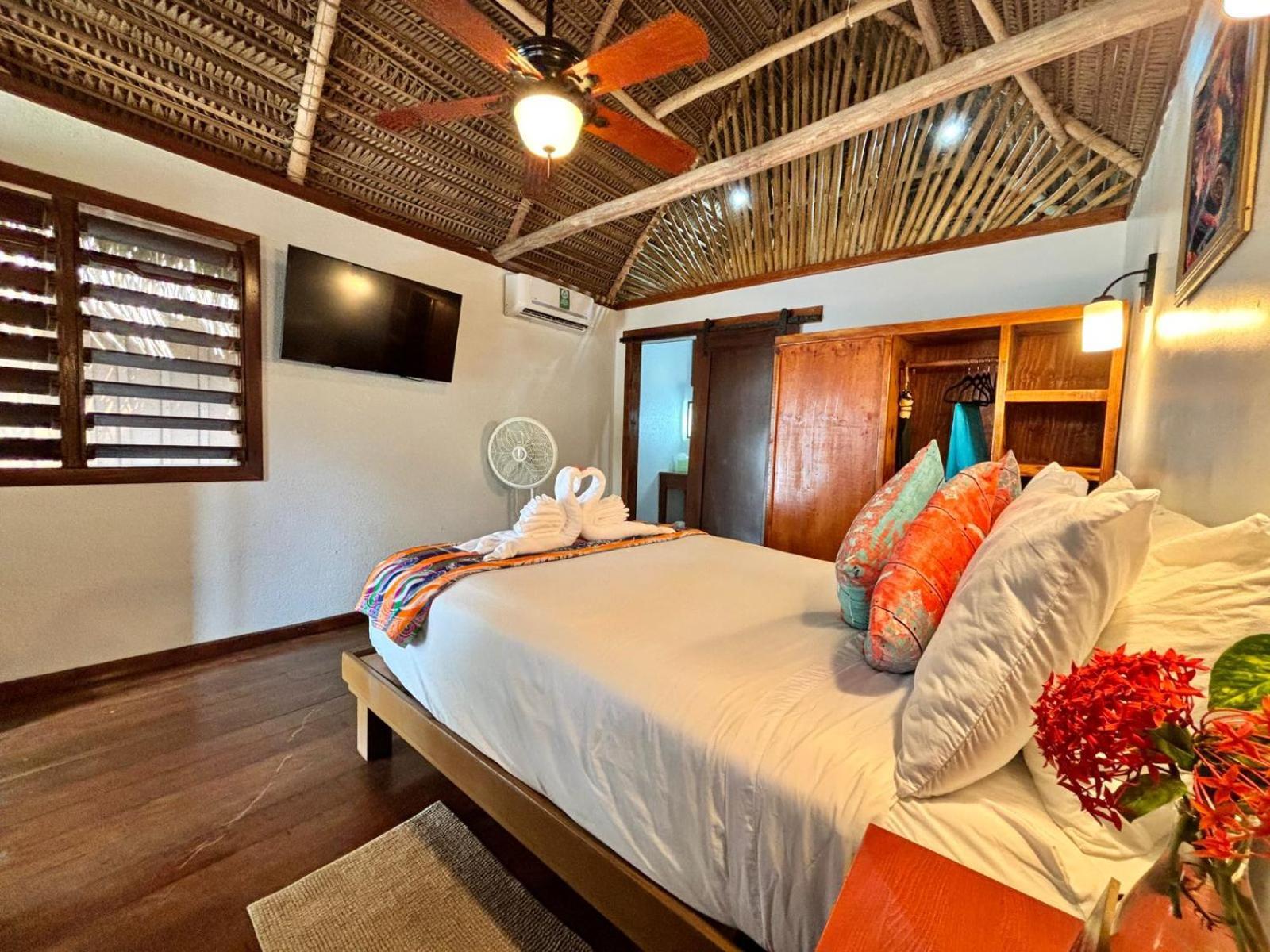 Готель Azure Del Mar Maya Beach Екстер'єр фото